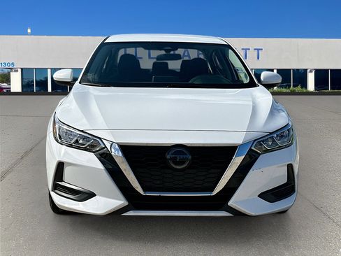 Used 2023 Nissan Sentra SV image 2