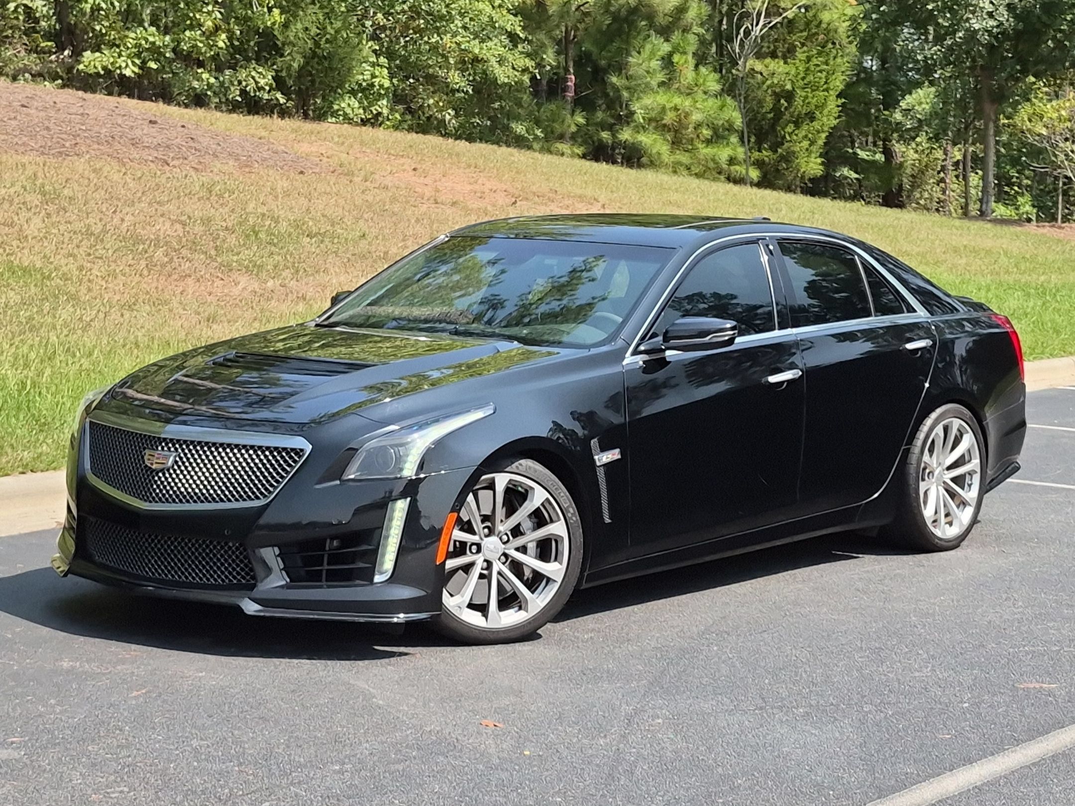 Used 2016 Cadillac CTS V w/ Luxury Package RWD image 1
