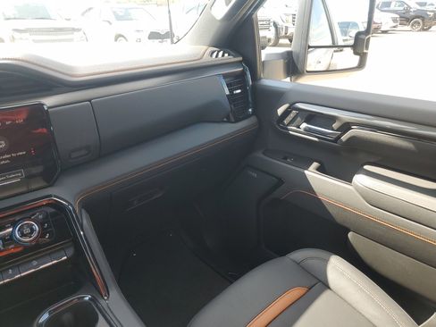 Used 2026 GMC Sierra 2500 AT4 w/ AT4 Premium Plus Package AWD/4WD image 11