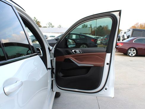 Used 2019 BMW X5 xDrive40i w/ M Sport Package image 41