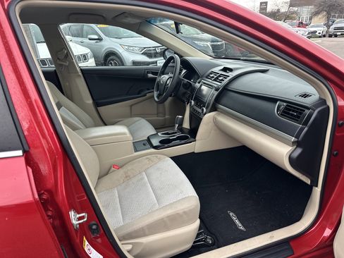 Used 2012 Toyota Camry LE image 14