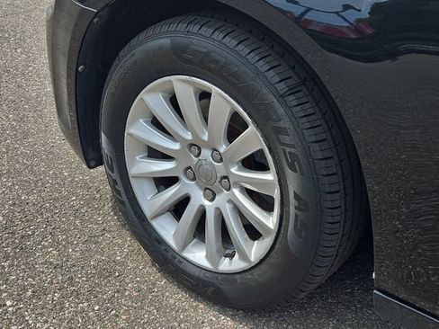 Used 2014 Chrysler 300 RWD image 10