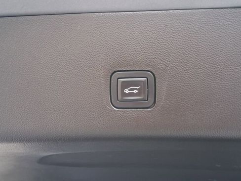 Used 2018 Chevrolet Traverse LT image 15