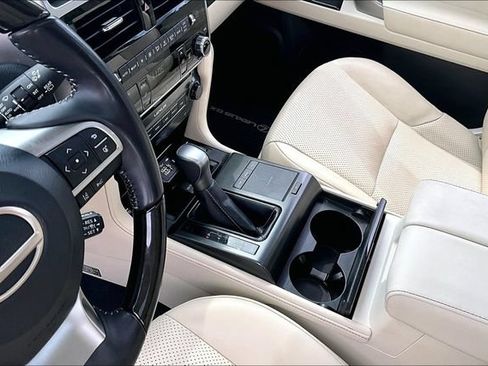 Used 2023 Lexus GX 460 Luxury w/ Accessory Package AWD/4WD image 14