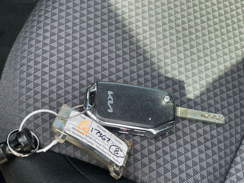 Used 2025 Kia Soul LX w/ LX Technology Package image 28