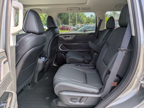 Used 2027 INFINITI QX80 Luxe w/ Cargo Package AWD/4WD image 16