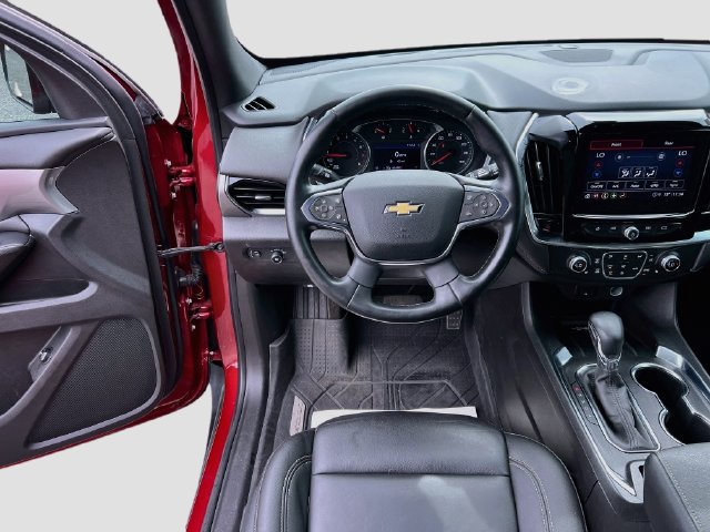 Used 2023 Chevrolet Traverse LT w/ LPO, Floor Liner Package FWD image 18