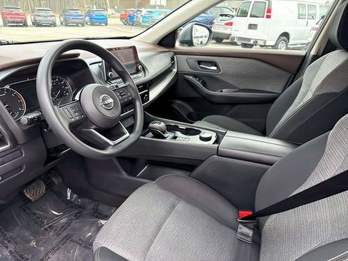 Used 2023 Nissan Rogue SV AWD/4WD image 16