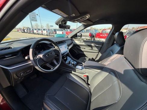 New 2026 Jeep Grand Cherokee L Limited AWD/4WD image 16