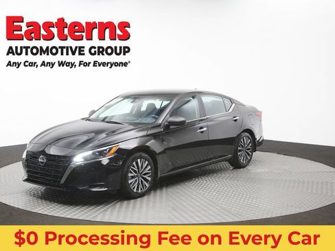 Used 2024 Nissan Altima 2.5 SV FWD image 55