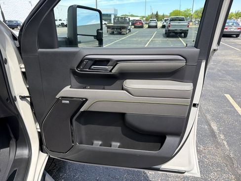 New 2026 Chevrolet Silverado 2500 ZR2 w/ LPO, Dark Essentials Package AWD/4WD image 32
