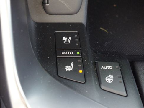 Used 2025 Lexus LX 700h Luxury image 8