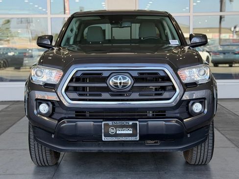 Certified 2019 Toyota Tacoma SR5 AWD/4WD image 4