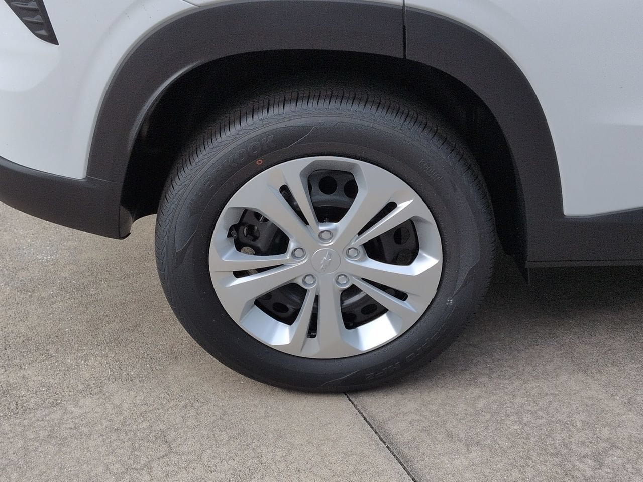 New 2026 Chevrolet Trax LS w/ Driver Confidence Package FWD image 8