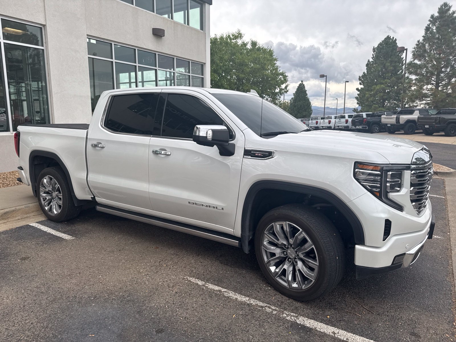 Used 2024 GMC Sierra 1500 Denali AWD/4WD image 2