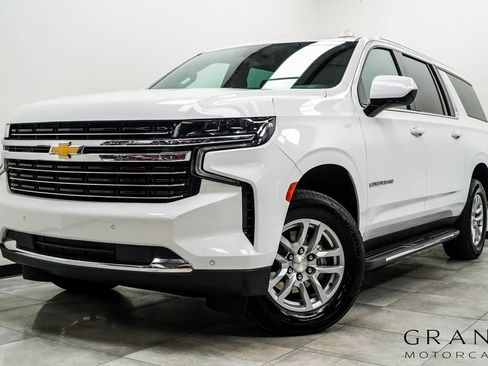 Used 2024 Chevrolet Suburban LT RWD image 1