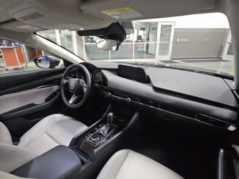 Used 2025 MAZDA MAZDA3 s image 39