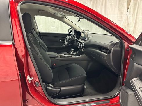 Used 2025 Nissan Sentra SV image 54