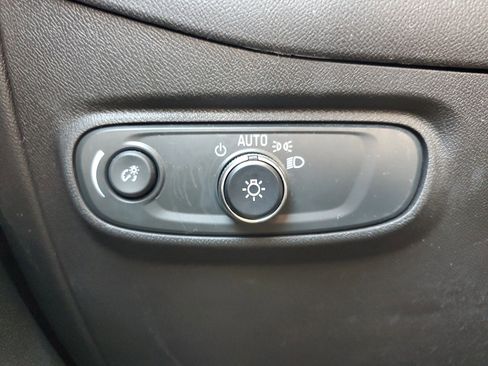 Used 2023 Chevrolet Equinox LT image 27