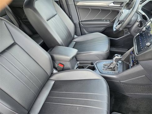 Used 2024 Volkswagen Tiguan SE R-Line image 14