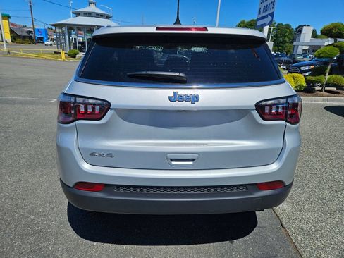 Used 2025 Jeep Compass Sport AWD/4WD image 4