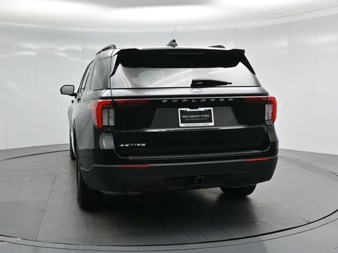 Certified 2025 Ford Explorer Active image 26