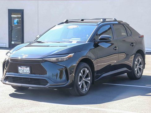 Certified 2025 Toyota bZ4X AWD w/ Weather Package image 3