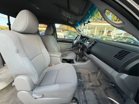 Used 2011 Toyota Tacoma 4x4 Access Cab image 11