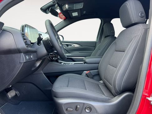 New 2026 Chevrolet Traverse LT image 9