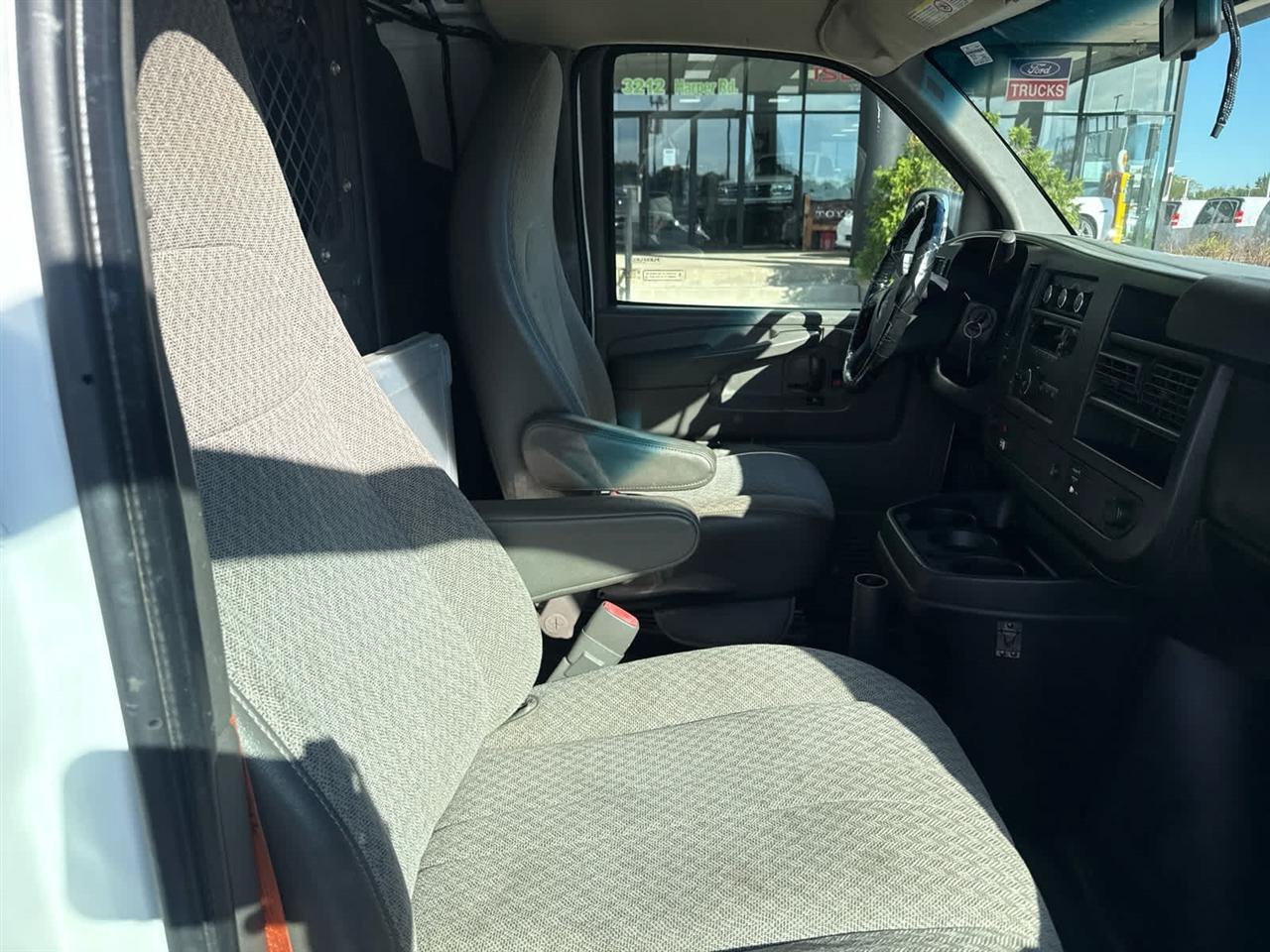 Used 2014 GMC Savana 2500 w/ Cold Climate Package RWD image 17