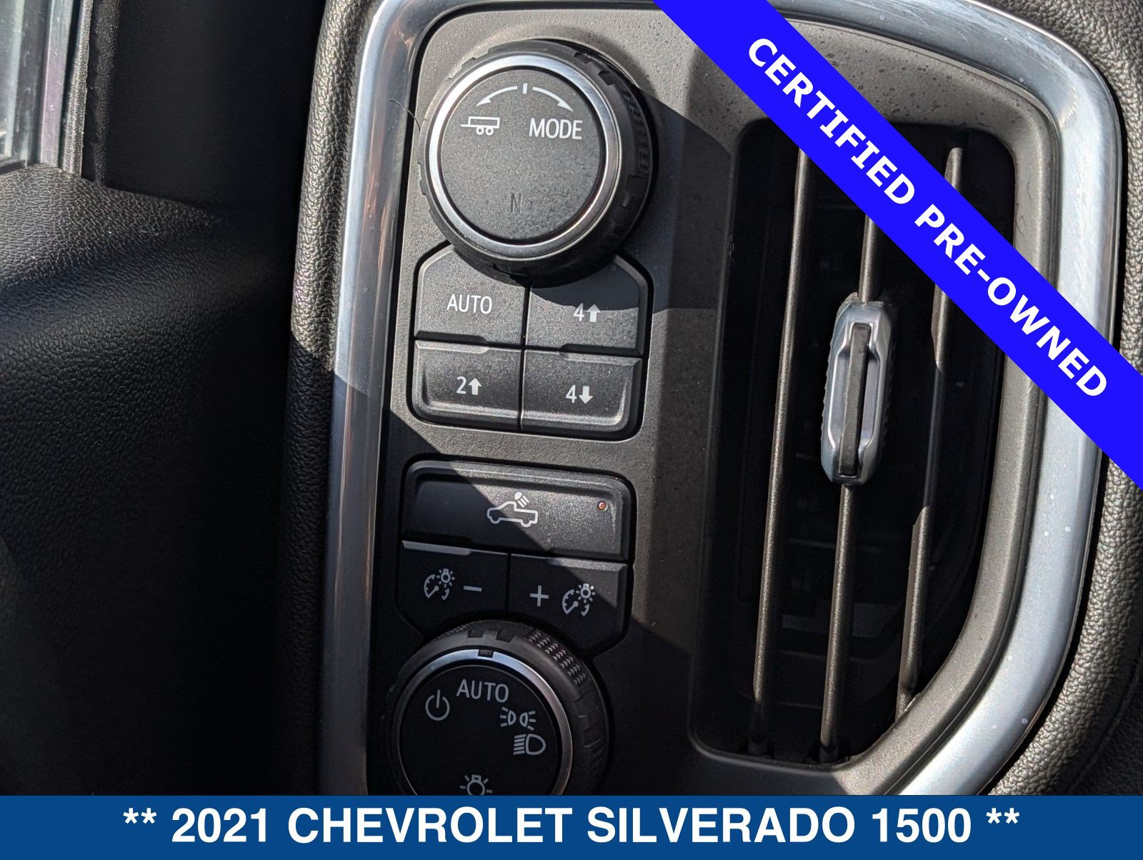 Used 2021 Chevrolet Silverado 1500 LT AWD/4WD image 32