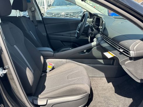 New 2026 Hyundai Elantra SE FWD image 14