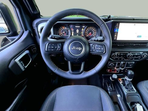 Used 2024 Jeep Wrangler Unlimited Sport AWD/4WD image 6