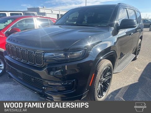 Used 2023 Jeep Wagoneer Series II image 1