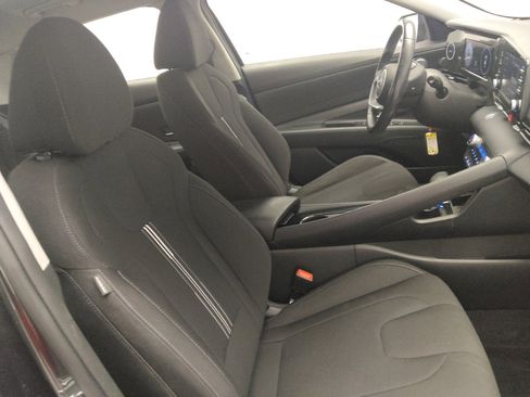 Used 2021 Hyundai Elantra SEL w/ Convenience Package FWD image 21