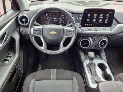 Used 2024 Chevrolet Blazer LT w/ Convenience Package FWD image 6