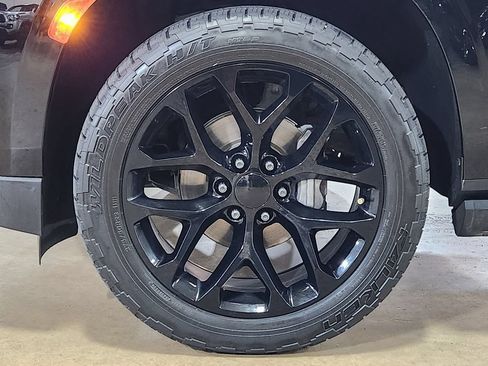 Used 2021 Chevrolet Tahoe High Country w/ Premium Package AWD/4WD image 28