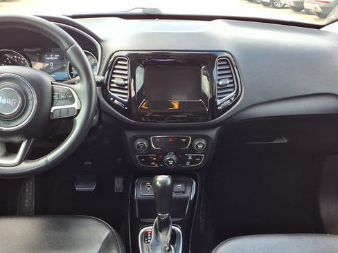 Used 2019 Jeep Compass Latitude FWD image 8