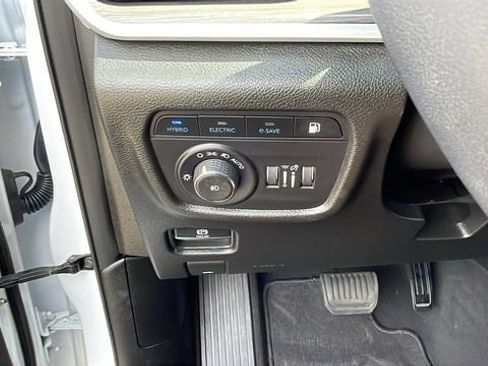 Used 2023 Jeep Grand Cherokee 4xe w/ Luxury Tech Group II image 29