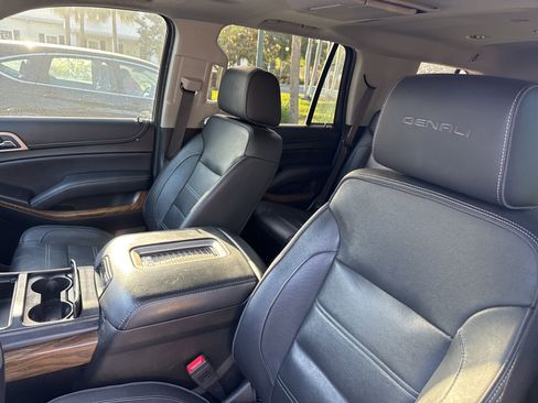 Used 2019 GMC Yukon Denali w/ Denali Ultimate Package image 8