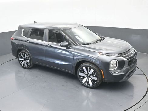 New 2026 Mitsubishi Outlander SE image 56