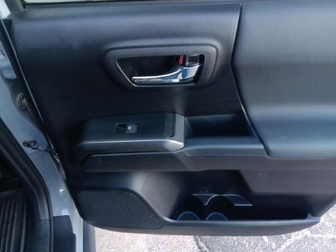 Used 2020 Toyota Tacoma 4x4 Double Cab image 32