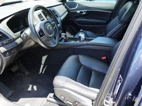 Used 2020 Volvo XC90 T5 Momentum FWD image 10