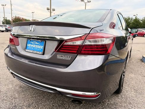 Used 2017 Honda Accord Sport Special Edition image 6