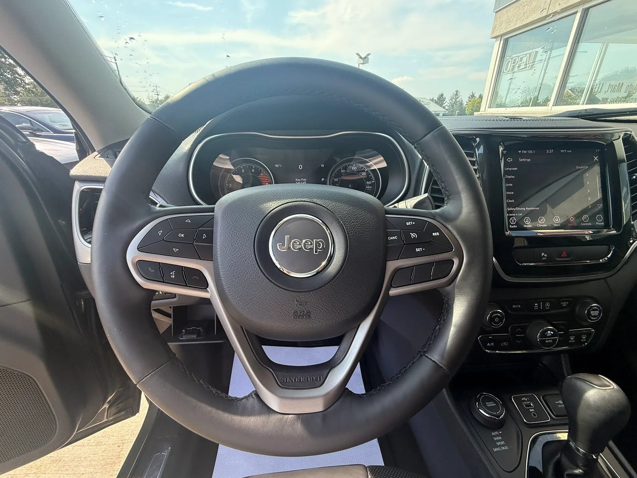 Used 2019 Jeep Cherokee Limited AWD/4WD image 15