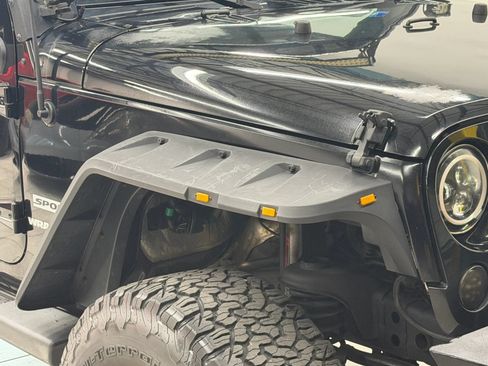 Used 2013 Jeep Wrangler Sport AWD/4WD image 6