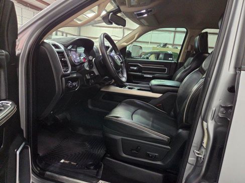 Used 2019 RAM 2500 Laramie AWD/4WD image 6
