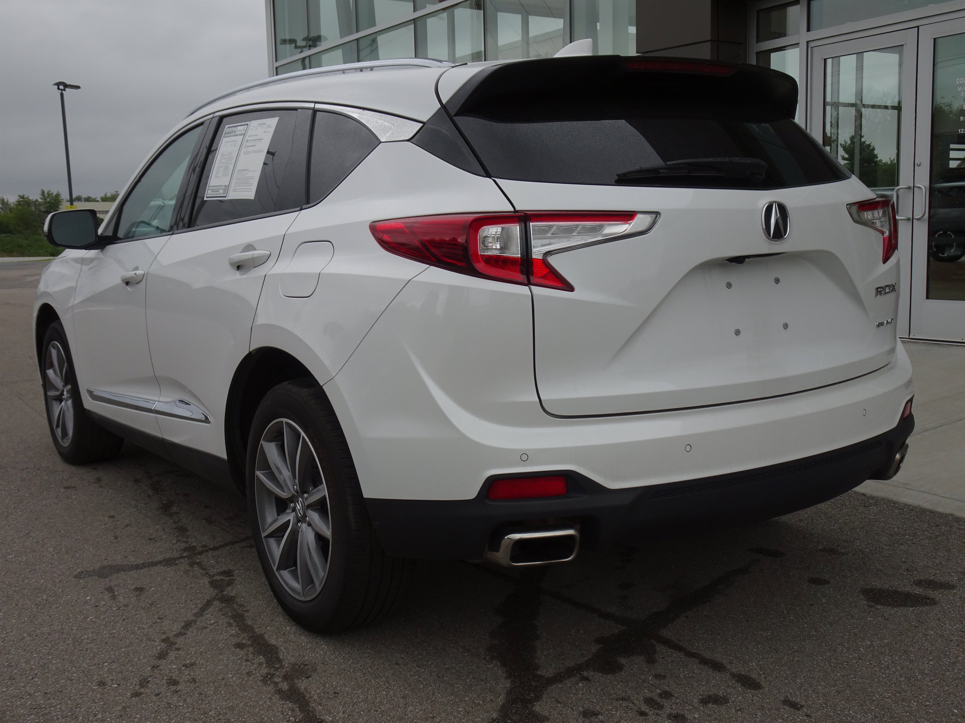 Used 2024 Acura RDX w/ Technology Package AWD/4WD image 3