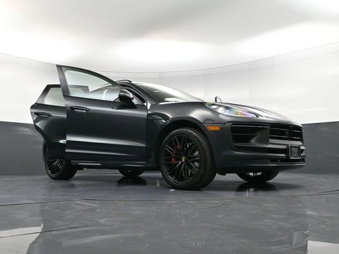 Certified 2023 Porsche Macan GTS image 38