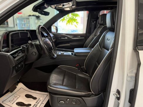 Used 2021 Cadillac Escalade Sport AWD/4WD image 11